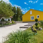 Herrliche Mit Privatpool, Garage, Spielplatz, Gasgrill, Steingrill, Wifi *