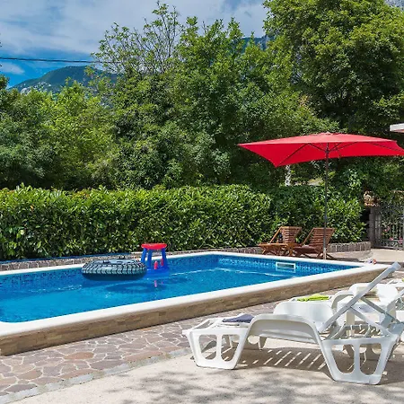 Herrliche Mit Privatpool, Garage, Spielplatz, Gasgrill, Steingrill, Wifi Vakantiehuis Grižane