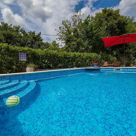 Herrliche Mit Privatpool, Garage, Spielplatz, Gasgrill, Steingrill, Wifi בית נופש *