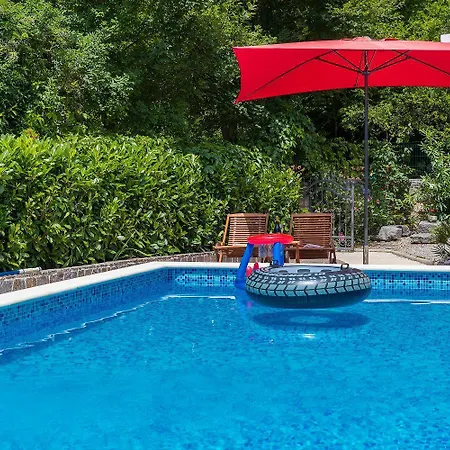 Vakantiehuis Herrliche Mit Privatpool, Garage, Spielplatz, Gasgrill, Steingrill, Wifi *