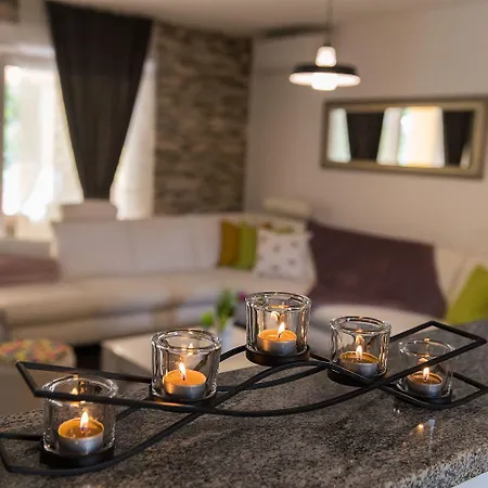 Herrliche Mit Privatpool, Garage, Spielplatz, Gasgrill, Steingrill, Wifi