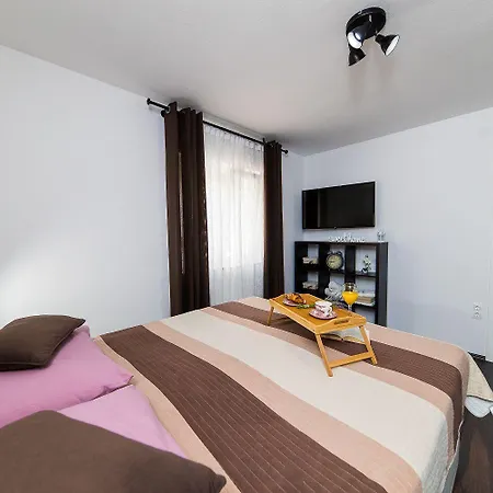 Herrliche Mit Privatpool, Garage, Spielplatz, Gasgrill, Steingrill, Wifi Vakantiehuis *