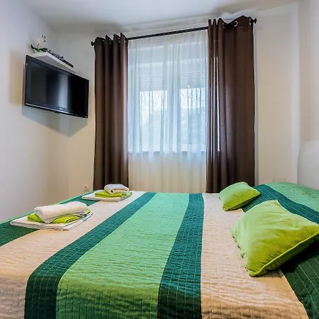 Herrliche Mit Privatpool, Garage, Spielplatz, Gasgrill, Steingrill, Wifi Grižane