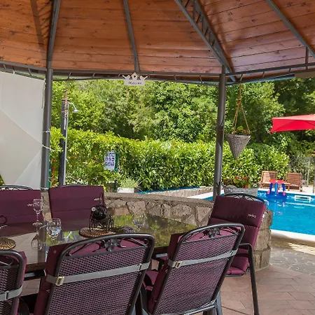 Herrliche Mit Privatpool, Garage, Spielplatz, Gasgrill, Steingrill, Wifi * Grižane