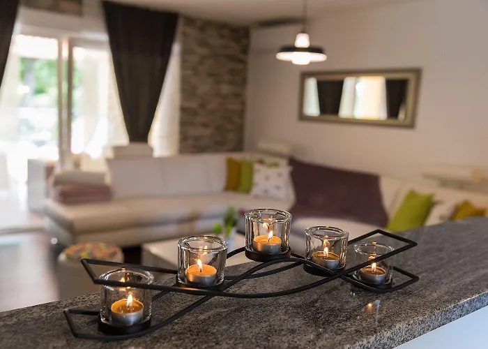 Herrliche Mit Privatpool, Garage, Spielplatz, Gasgrill, Steingrill, Wifi