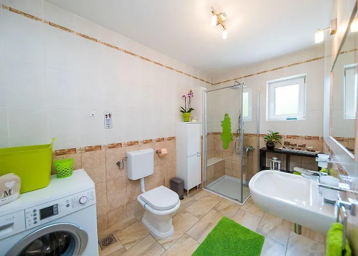 בית נופש Herrliche Mit Privatpool, Garage, Spielplatz, Gasgrill, Steingrill, Wifi Grižane