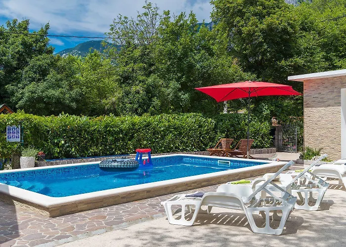 Herrliche Mit Privatpool, Garage, Spielplatz, Gasgrill, Steingrill, Wifi Holiday home Grizane-Belgrad