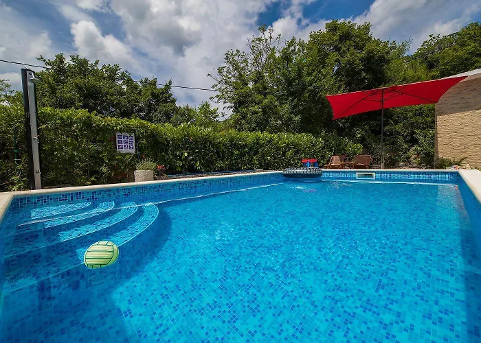 Herrliche Mit Privatpool, Garage, Spielplatz, Gasgrill, Steingrill, Wifi Holiday home *