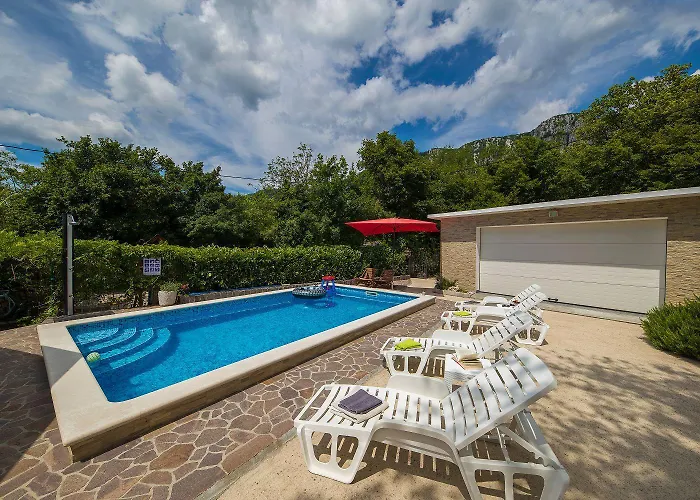 Herrliche Mit Privatpool, Garage, Spielplatz, Gasgrill, Steingrill, Wifi