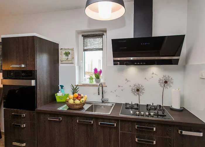 Herrliche Mit Privatpool, Garage, Spielplatz, Gasgrill, Steingrill, Wifi *